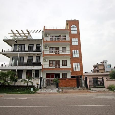 Oyo 9192 Hotel Raghav Residency Ноида Екстериор снимка